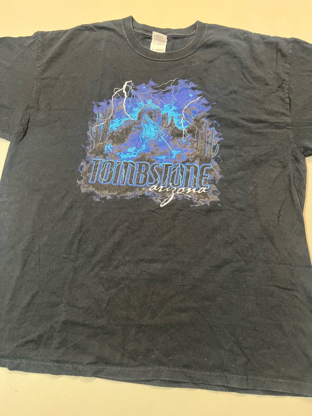 Tombstone Arizona Howling Wolf Graphic T-Shirt Black Gildan XL